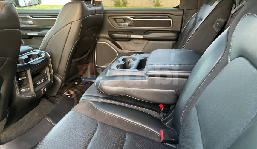 Dodge RAM Laramie 5,7 Hemi V8