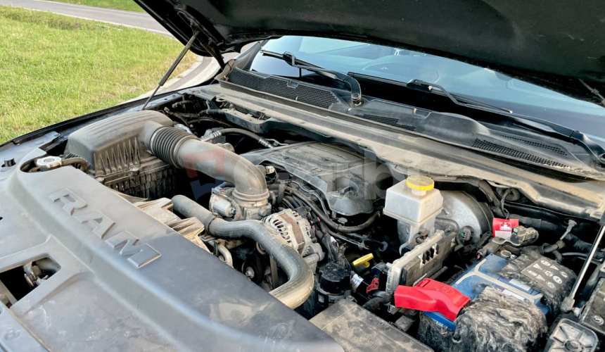 Dodge RAM Laramie 5,7 Hemi V8