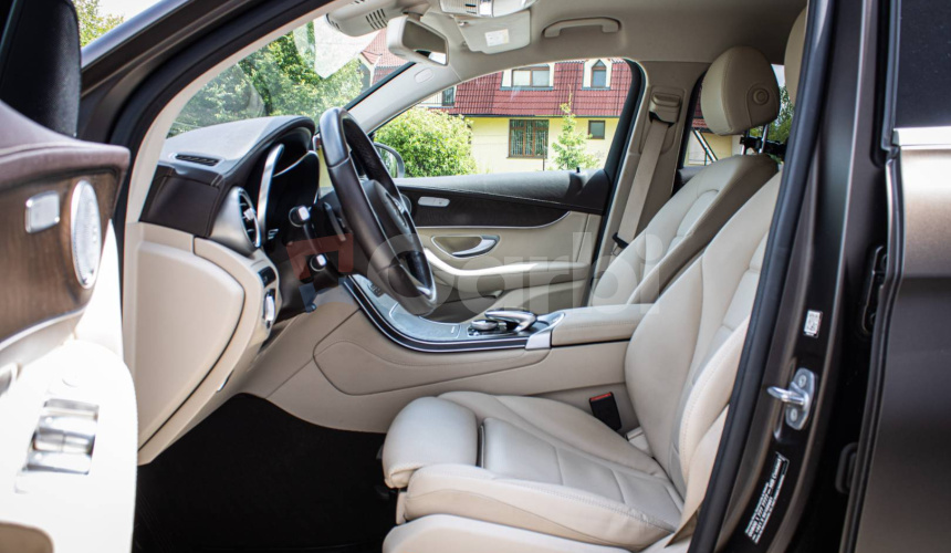 Mercedes-Benz GLC Kupé coupé 250d AMG 4Matic, 1. Majiteľ, Burmester, Odpočet, 360°kamera, keyll