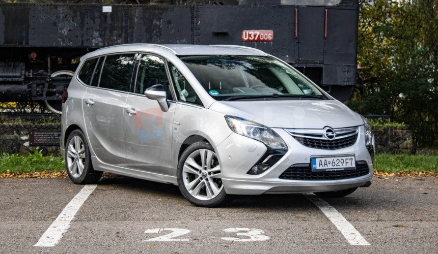 Opel Zafira Tourer OPC Line 2.0 BiTurbo 143kW, Koža, Xenon