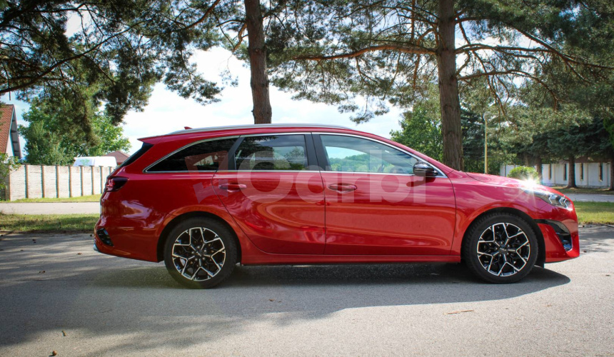 Kia Ceed SW 1.5 T-GDi GT-Line A/T, SK Auto, 1 majiteľ, v záruke
