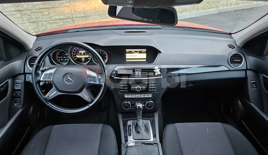Mercedes-Benz C trieda Sedan