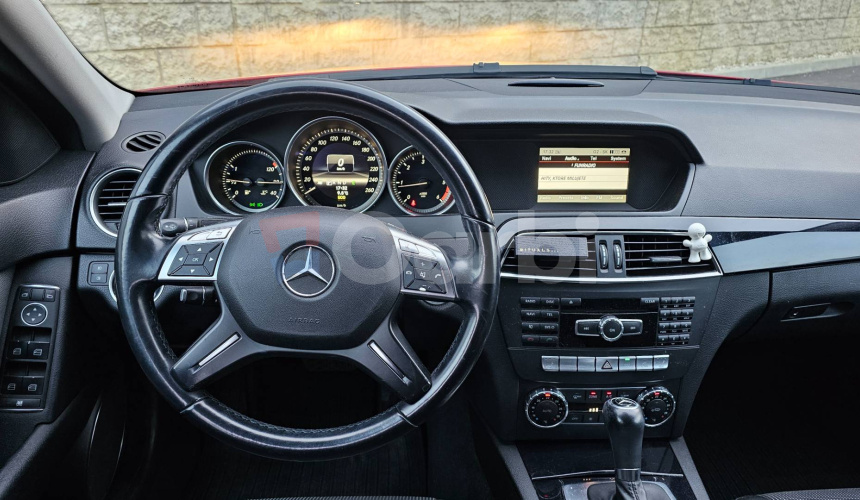 Mercedes-Benz C trieda Sedan