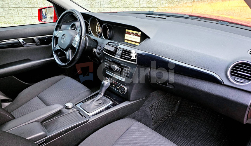 Mercedes-Benz C trieda Sedan