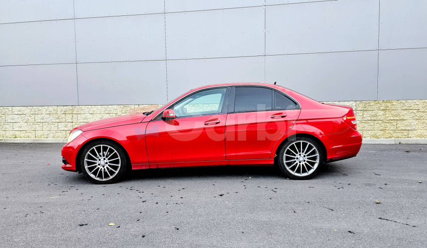 Mercedes-Benz C trieda Sedan