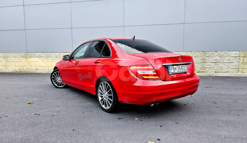 Mercedes-Benz C trieda Sedan