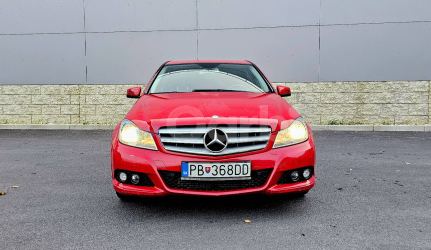 Mercedes-Benz C trieda Sedan