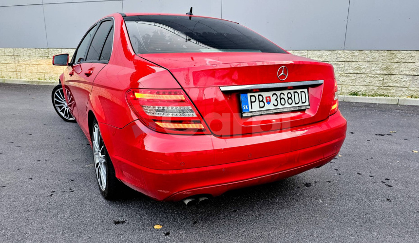 Mercedes-Benz C trieda Sedan