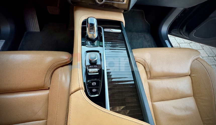 Volvo XC90 Plug-In Hybrid 288 kW AT8