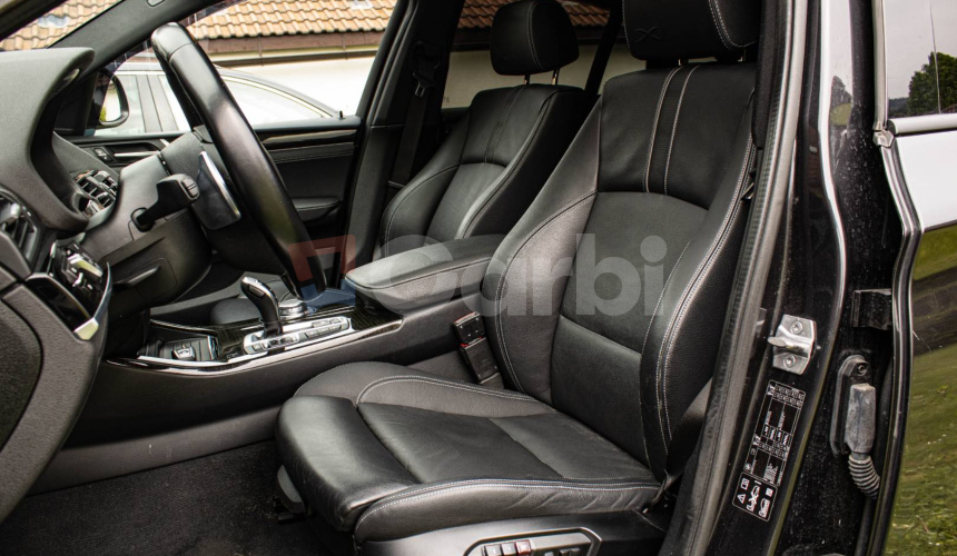 BMW X4 35d M Packet, Strešné okno, ACC, Harman Kardon, HUD, Ťažné