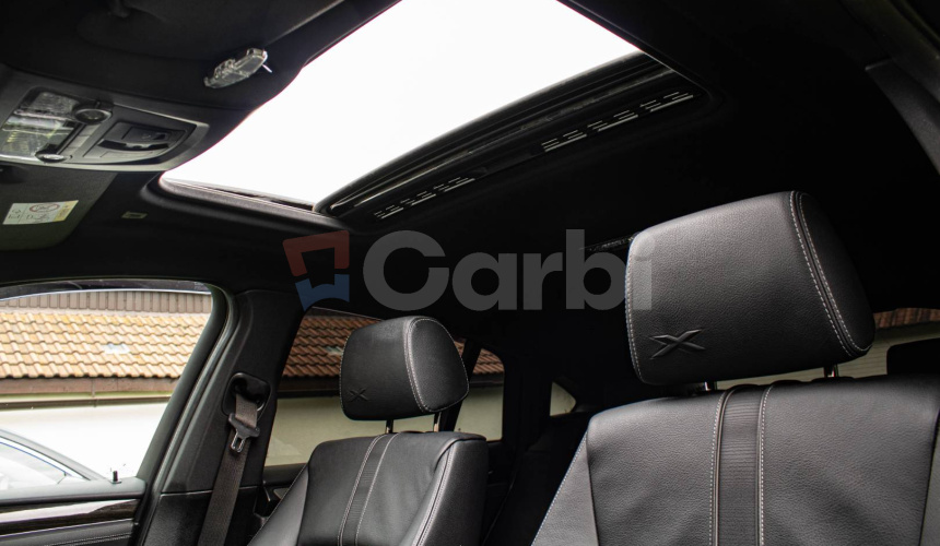 BMW X4 35d M Packet, Strešné okno, ACC, Harman Kardon, HUD, Ťažné