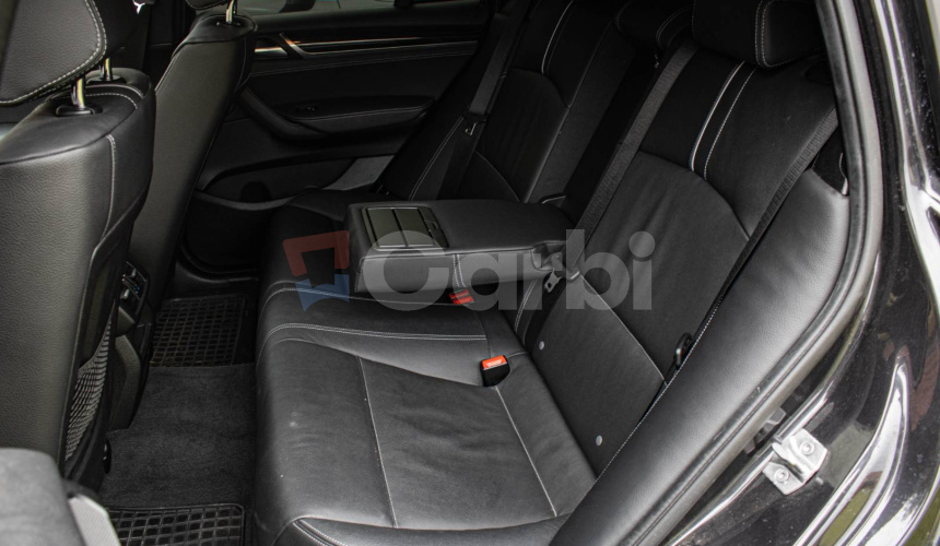 BMW X4 35d M Packet, Strešné okno, ACC, Harman Kardon, HUD, Ťažné
