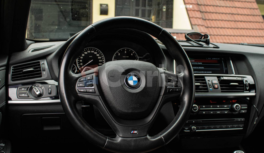 BMW X4 35d M Packet, Strešné okno, ACC, Harman Kardon, HUD, Ťažné