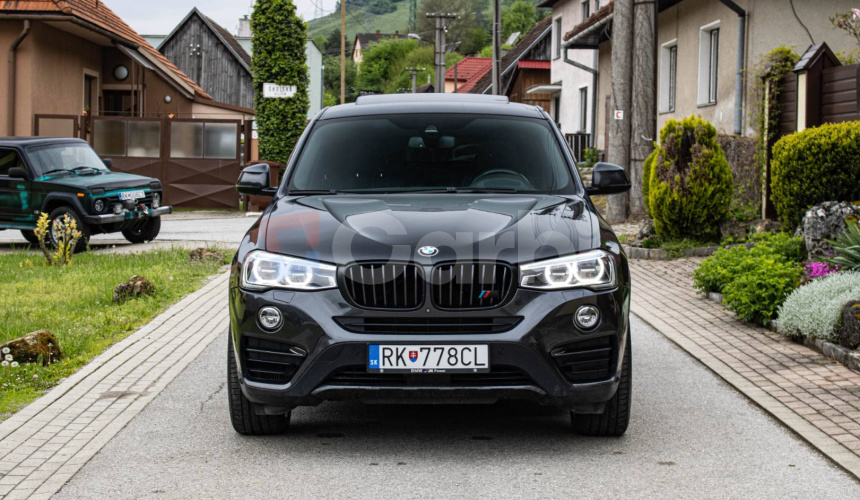 BMW X4 35d M Packet, Strešné okno, ACC, Harman Kardon, HUD, Ťažné