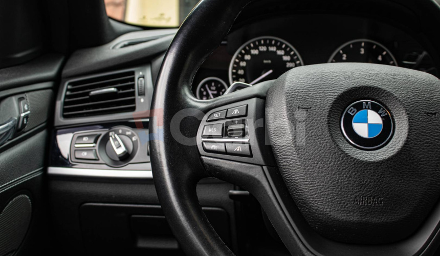 BMW X4 35d M Packet, Strešné okno, ACC, Harman Kardon, HUD, Ťažné