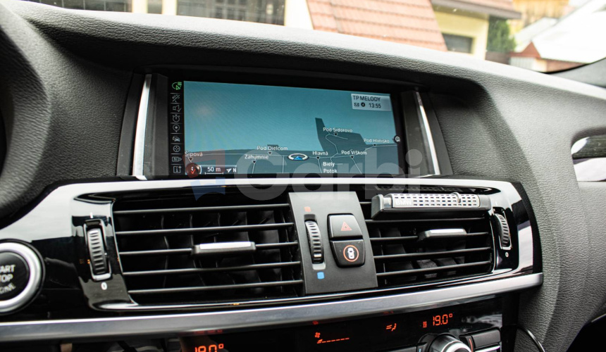 BMW X4 35d M Packet, Strešné okno, ACC, Harman Kardon, HUD, Ťažné