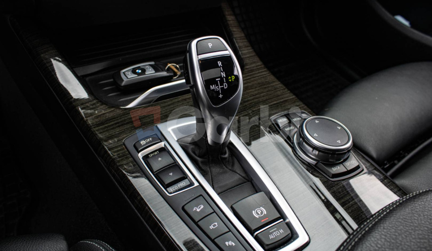 BMW X4 35d M Packet, Strešné okno, ACC, Harman Kardon, HUD, Ťažné