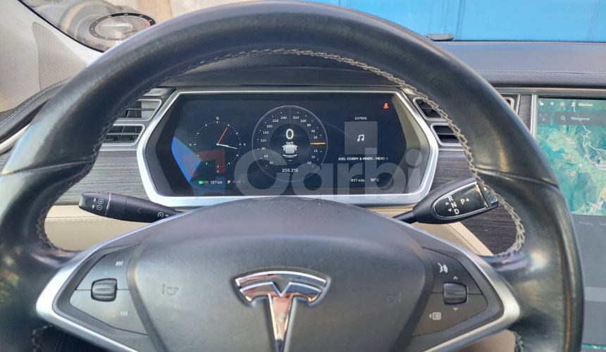 Tesla Model S 85