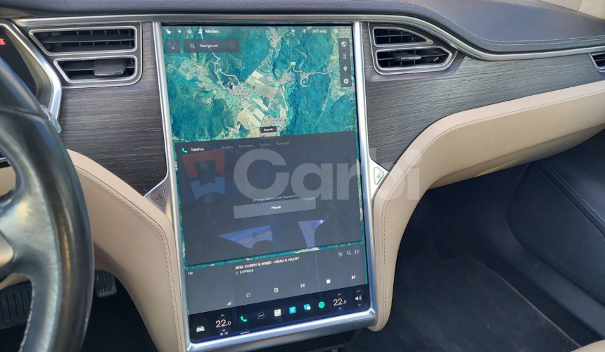 Tesla Model S 85