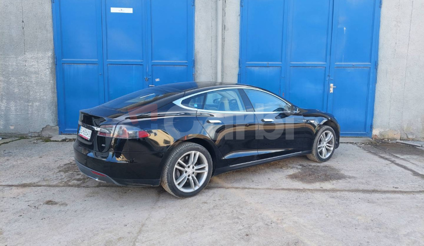 Tesla Model S 85