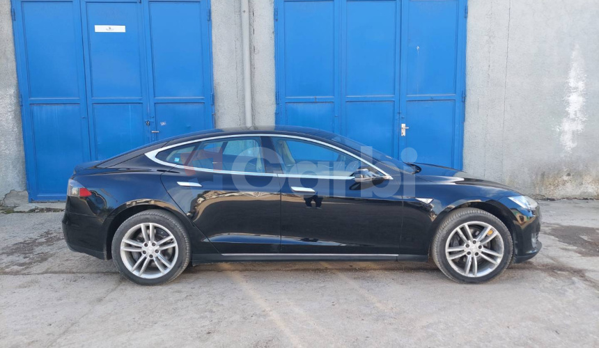 Tesla Model S 85