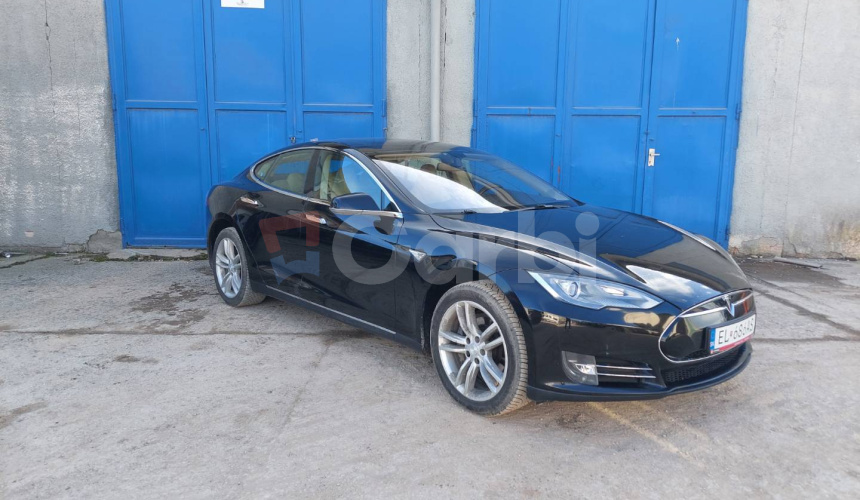 Tesla Model S 85