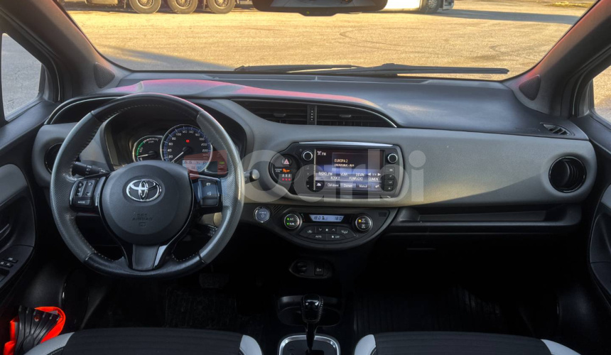 Toyota Yaris 1.5 Hybrid Style e-CVT