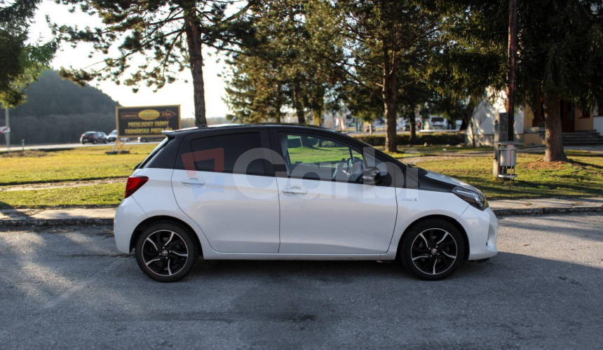Toyota Yaris 1.5 Hybrid Style e-CVT