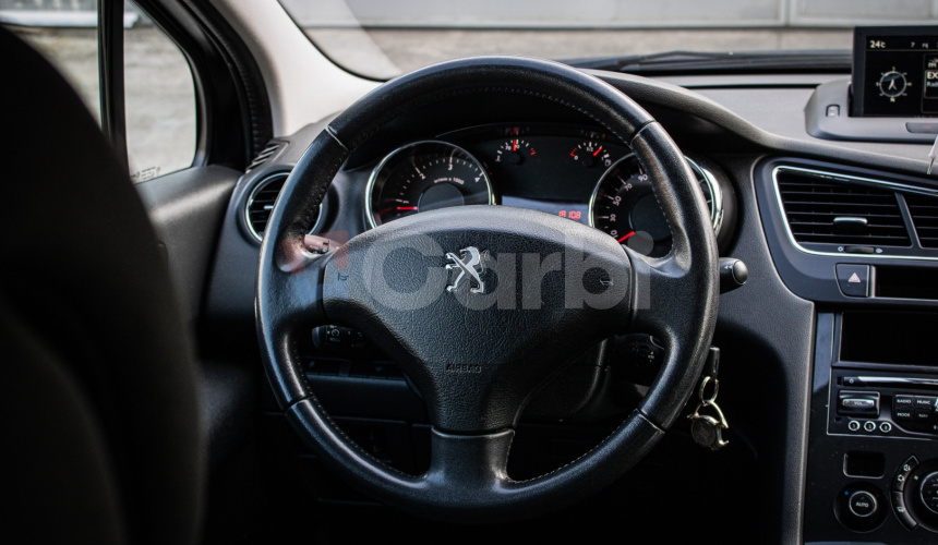 Peugeot 5008 7 miestny 1.6 HDI Automat, Navi