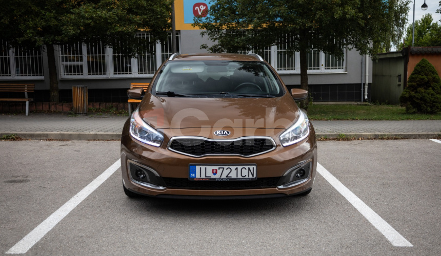 KIA Cee'd SW 1.6 GDi Silver