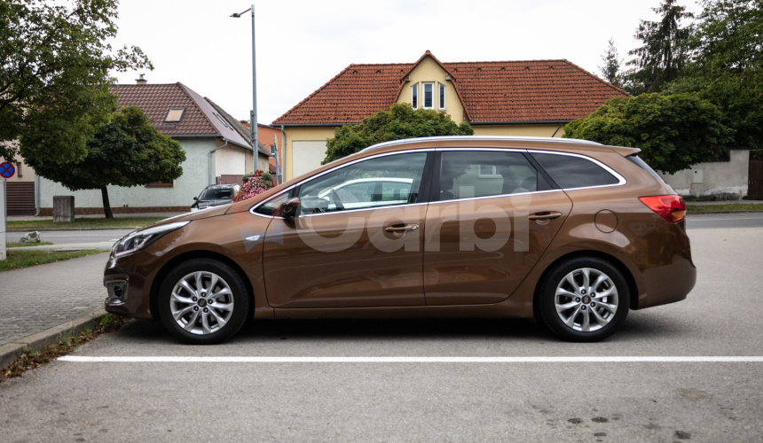 KIA Cee'd SW 1.6 GDi Silver