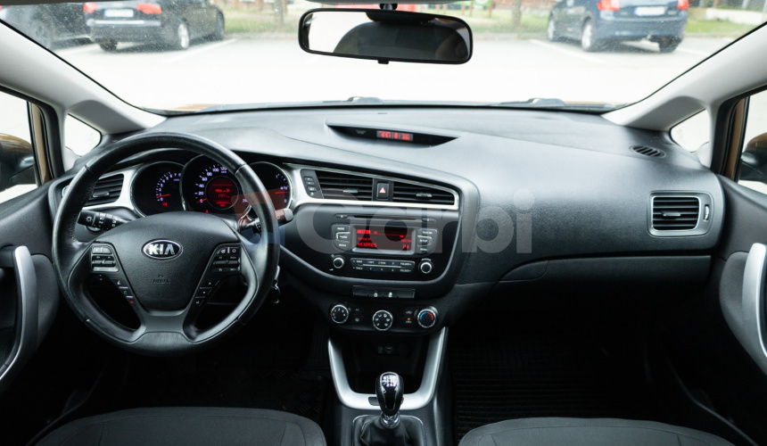 KIA Cee'd SW 1.6 GDi Silver