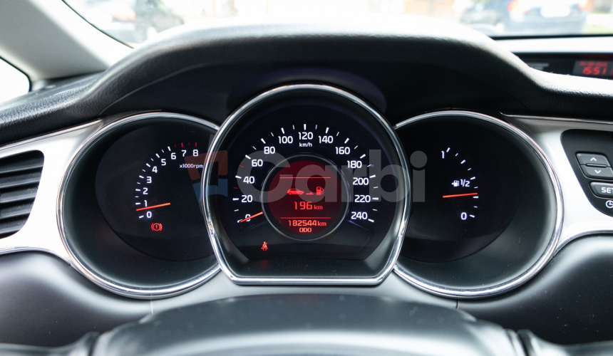 KIA Cee'd SW 1.6 GDi Silver