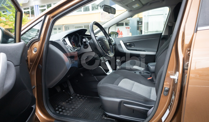 KIA Cee'd SW 1.6 GDi Silver