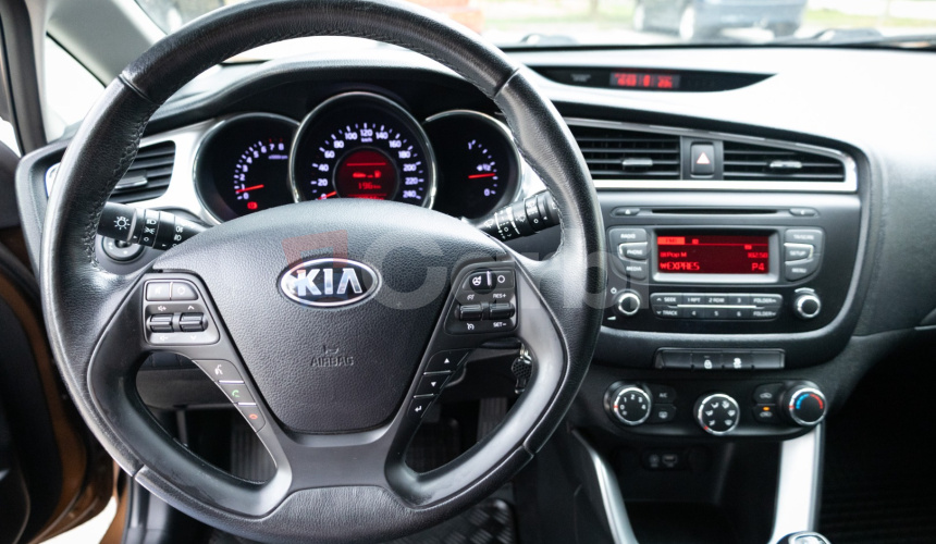 KIA Cee'd SW 1.6 GDi Silver