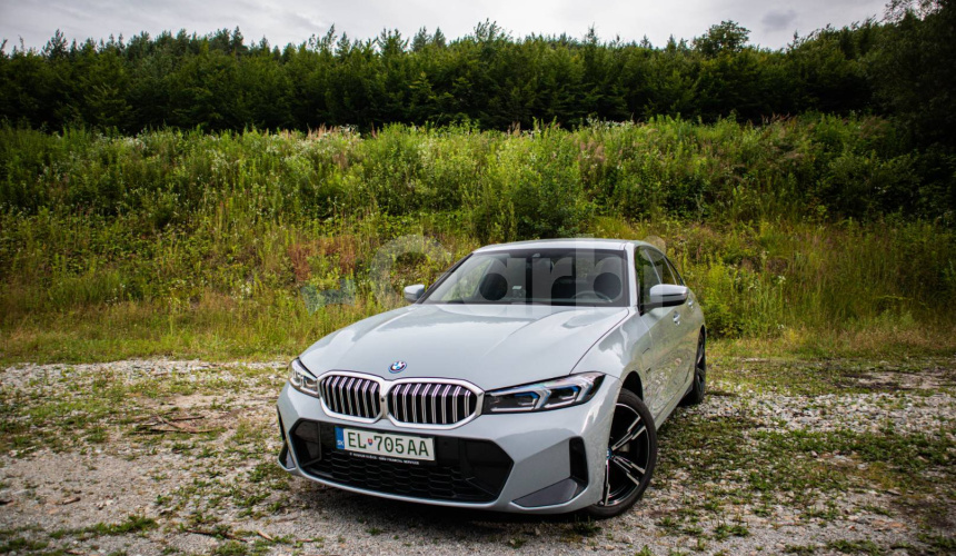 BMW Rad 3 330e PHEV A/T sedan