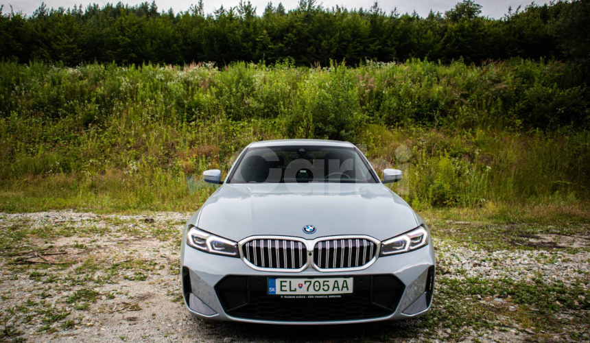 BMW Rad 3 330e PHEV A/T sedan