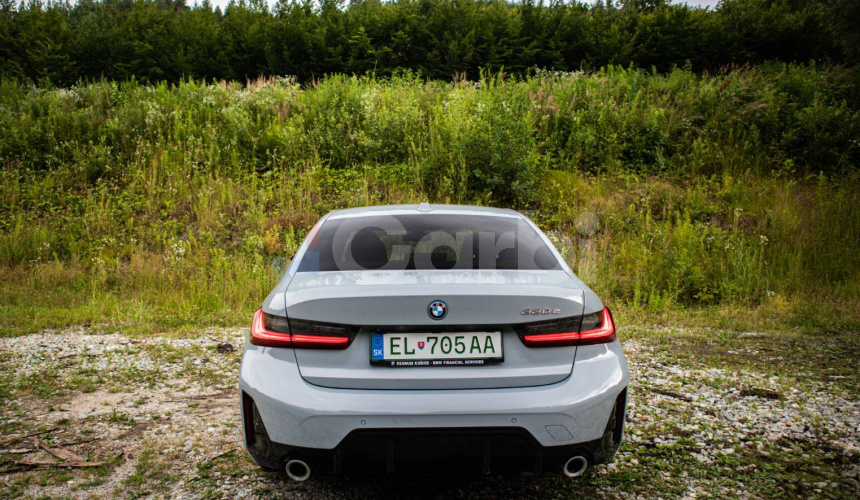 BMW Rad 3 330e PHEV A/T sedan