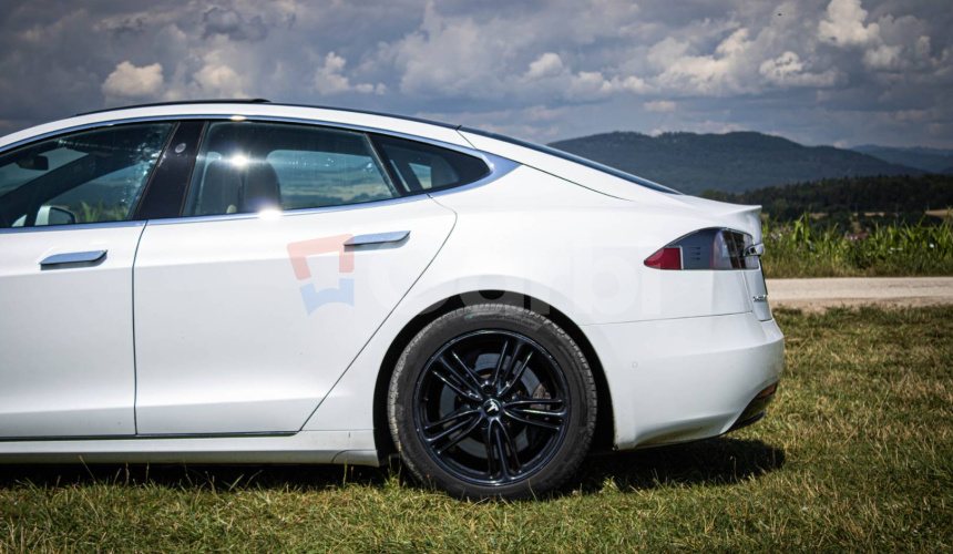 Tesla Model S 90D AWD Nabíjanie zdarma, nový procesor, Autopilot FSD, v záruke, CCS adaptér