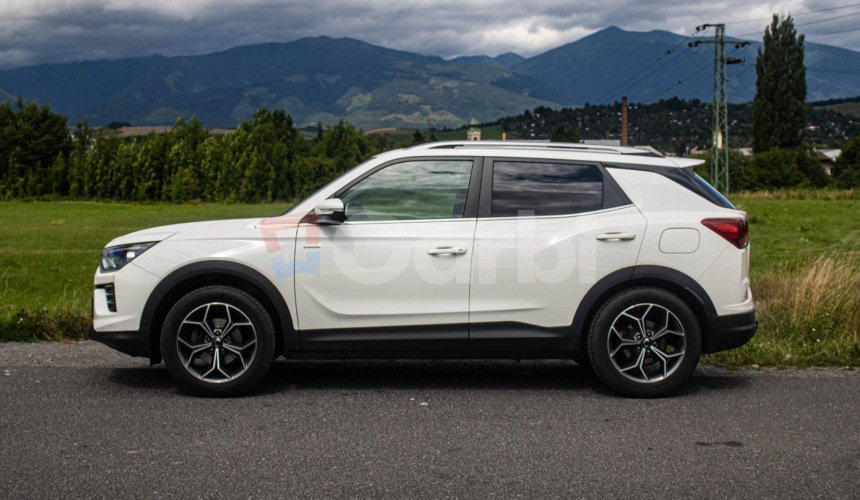 SsangYong Korando 4X4 1.5 LPG M6 Virtual, Kamera, Carplay, Android Auto, Ťažné