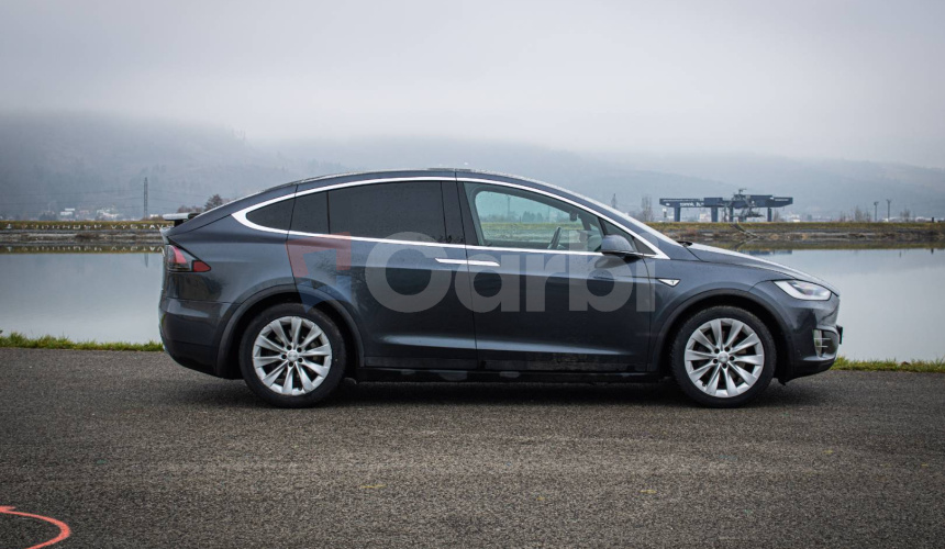 Tesla Model X 90D Premium 7-miestne, Free Supercharger SC01, Carbon, ťažné, odpočet DPH