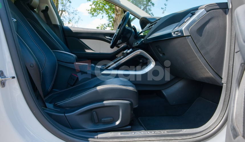 Jaguar I-Pace EV400 AWD 4x4 294kw 400 HP 90 kWh batéria
