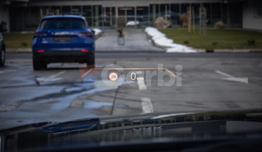 BMW i4 eDrive 40 SOH 95%, Nelakované, HUD, Harman, Odvetrávané sedadlá, DPH