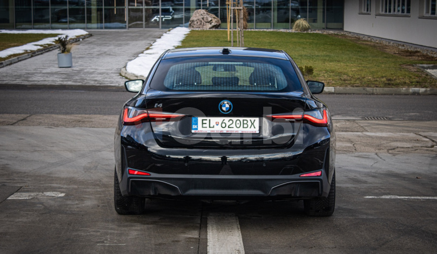 BMW i4 eDrive 40 SOH 95%, Nelakované, HUD, Harman, Odvetrávané sedadlá, DPH