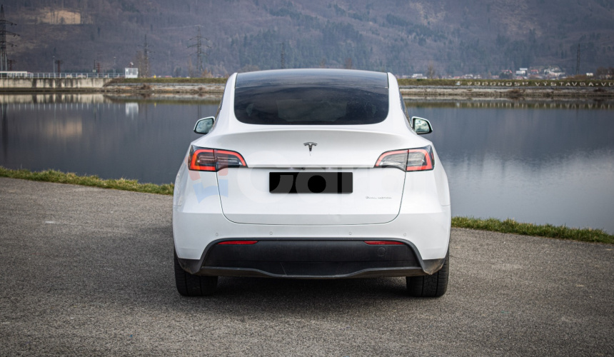Tesla Model Y Long Range Ryzen, R20, SOH 92%, nelakované, Matrix, 4x dvojité sklá, DPH