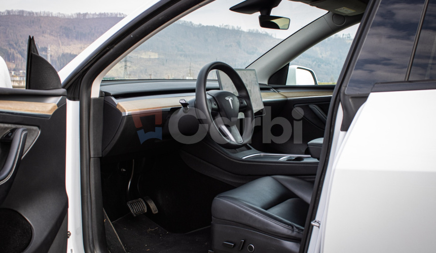 Tesla Model Y Long Range Ryzen, R20, SOH 92%, nelakované, Matrix, 4x dvojité sklá, DPH