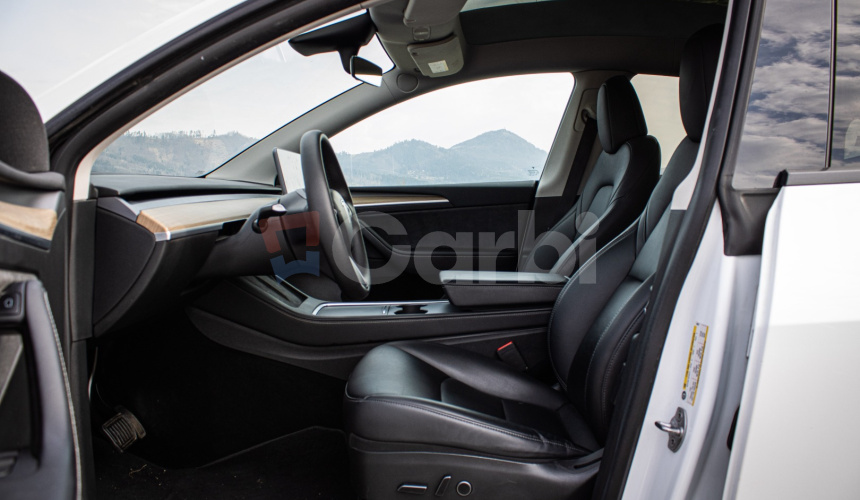 Tesla Model Y Long Range Ryzen, R20, SOH 92%, nelakované, Matrix, 4x dvojité sklá, DPH