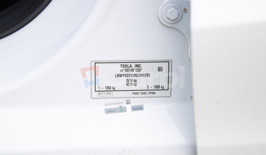 Tesla Model Y Long Range Ryzen, R20, SOH 92%, nelakované, Matrix, 4x dvojité sklá, DPH