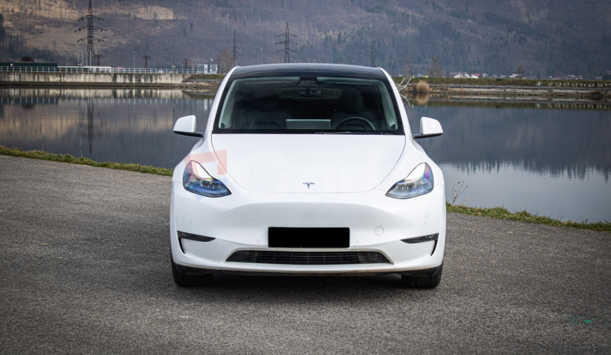 Tesla Model Y Long Range Ryzen, R20, SOH 92%, nelakované, Matrix, 4x dvojité sklá, DPH