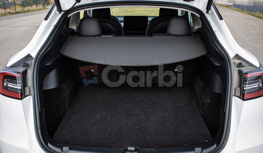 Tesla Model Y Long Range Ryzen, R20, SOH 92%, nelakované, Matrix, 4x dvojité sklá, DPH